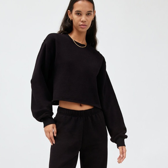 Aritzia Tops - TNA Cozy Fleece Boyfriend Cropped Sweatshirt